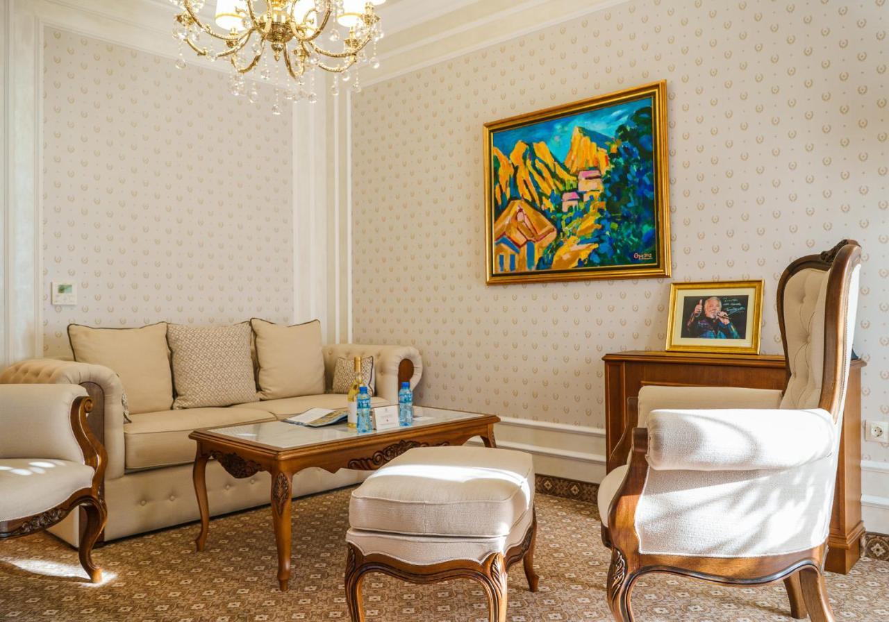 Residence City Garden - Certificate Of Excellence Top 10 Best Five-Stars City Hotels For 2024 Awarded By Htif Plovdiv Ngoại thất bức ảnh