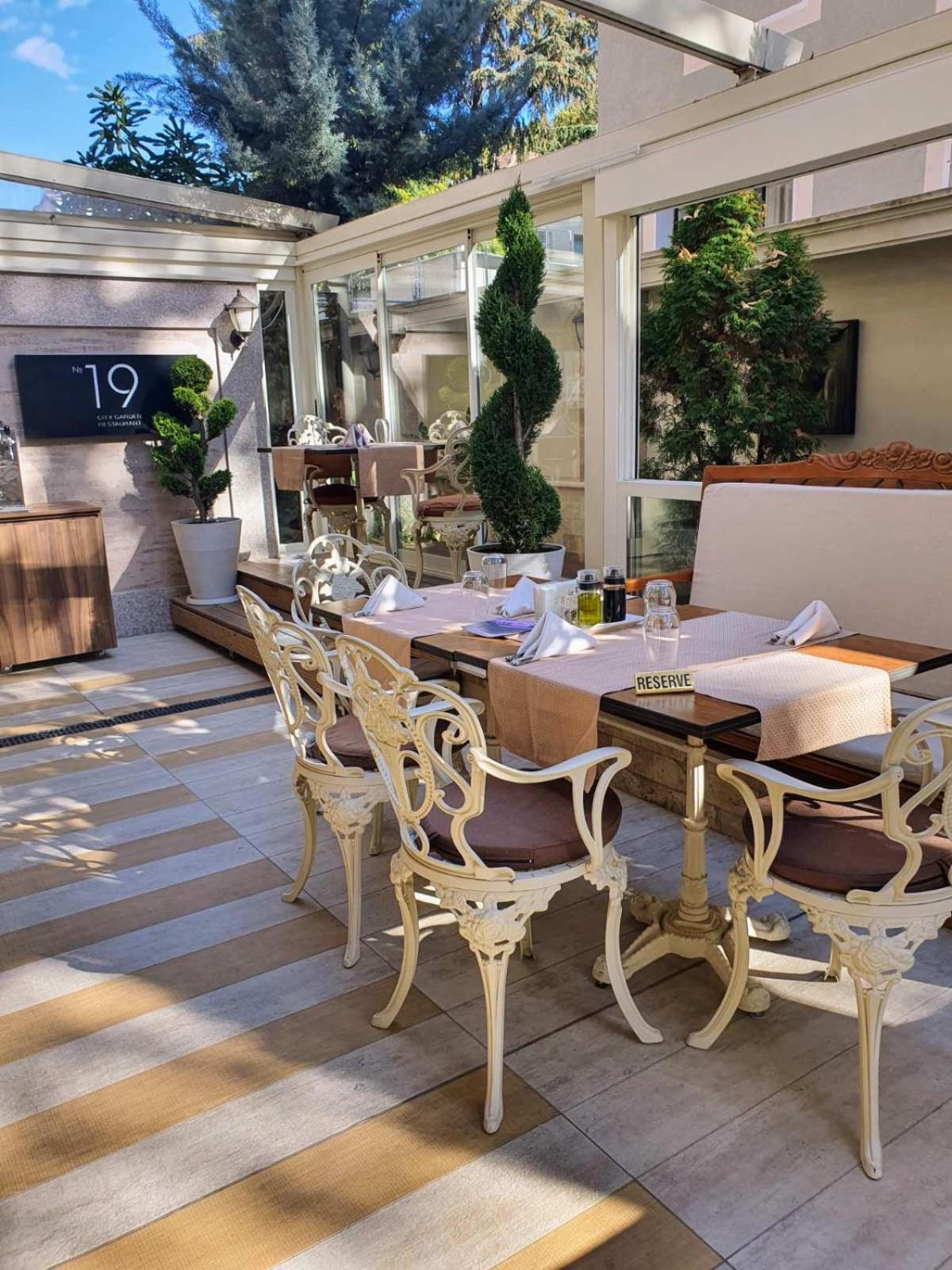 Residence City Garden - Certificate Of Excellence Top 10 Best Five-Stars City Hotels For 2024 Awarded By Htif Plovdiv Ngoại thất bức ảnh